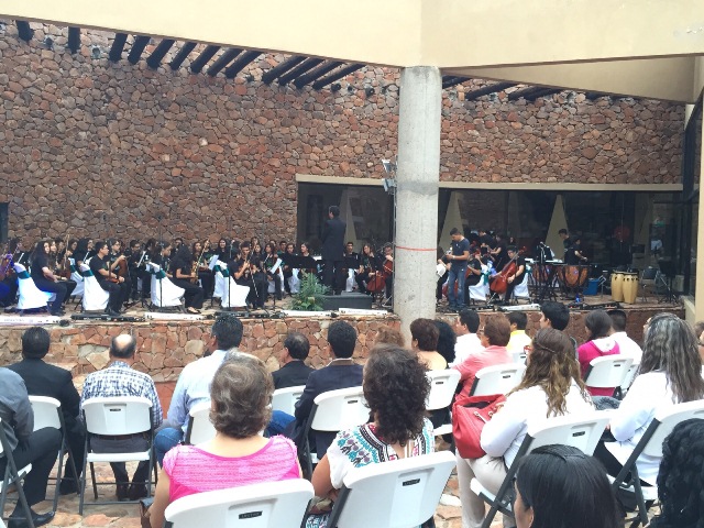 La Orquesta Sinfónica del Colegio de Bachilleres ofreció un majestuoso concierto en el Museo de las Culturas del Norte. 