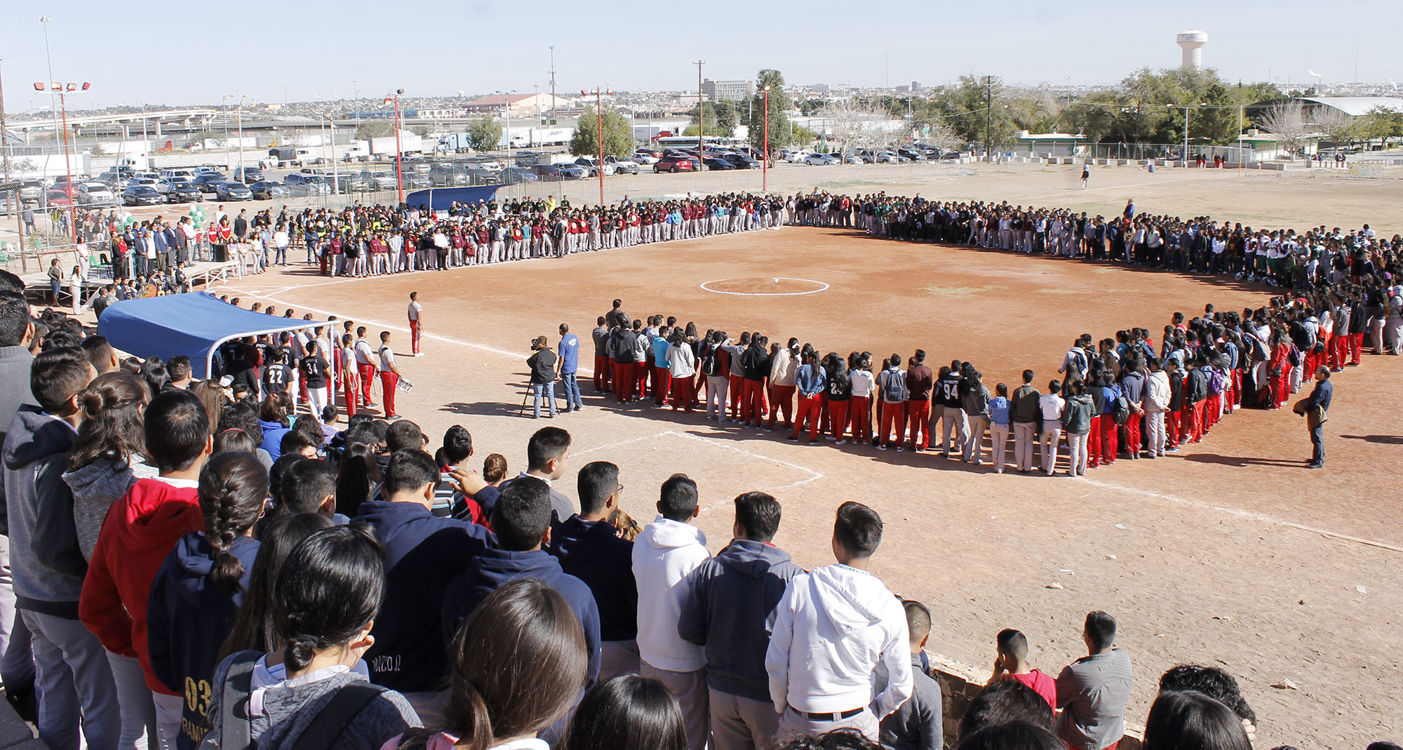  Inauguran primera etapa de la Ciudad Deportiva del Colegio de Bachilleres en Ciudad Juárez.