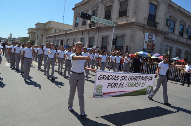 Impecable participación del COBACH en el desfile conmemorativo del 205 Aniversario de la Independencia de México. 